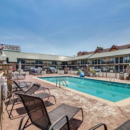 Mountain Breeze Motel 비둘기 포지 외부 사진