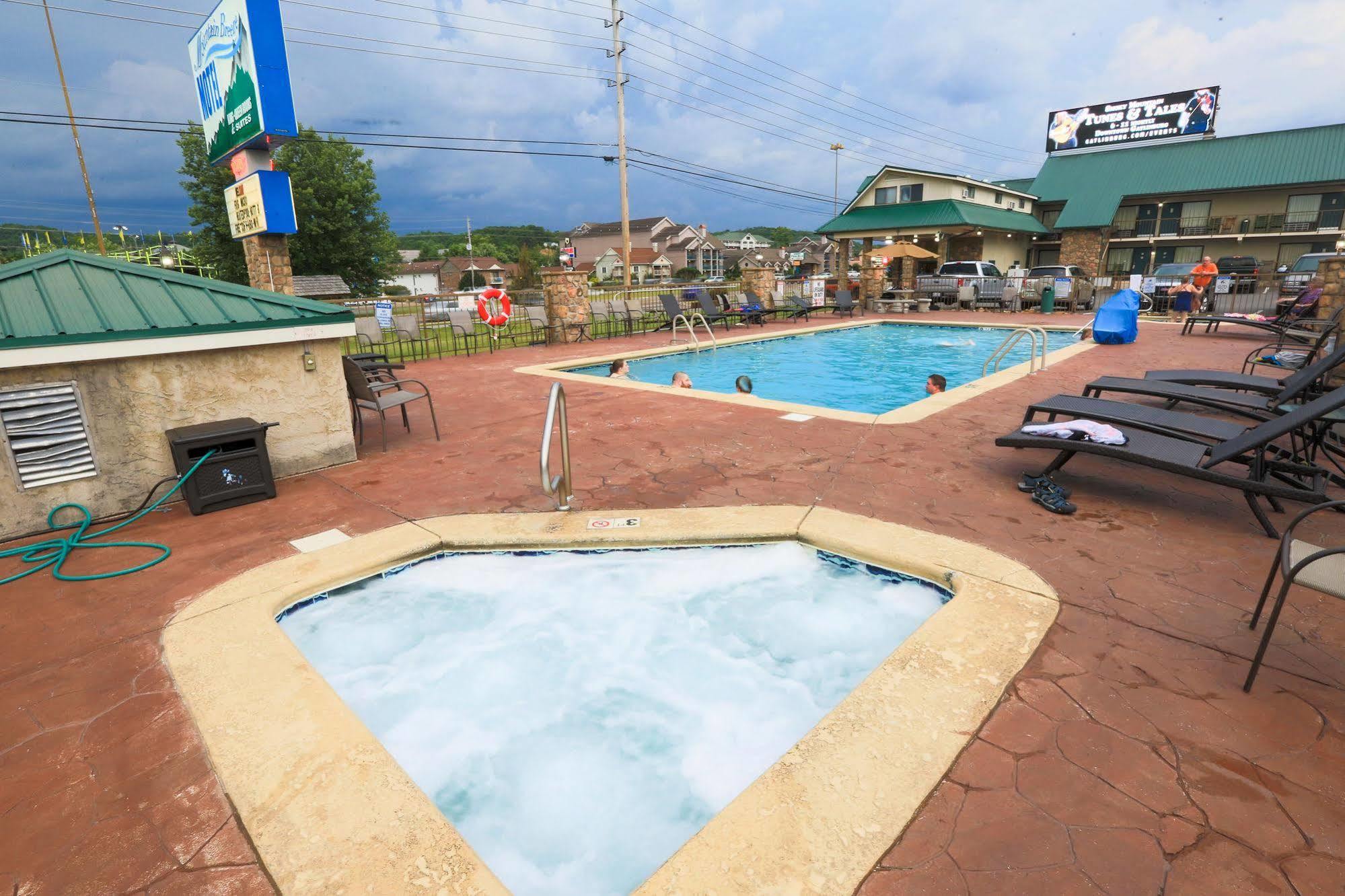 Mountain Breeze Motel 비둘기 포지 외부 사진